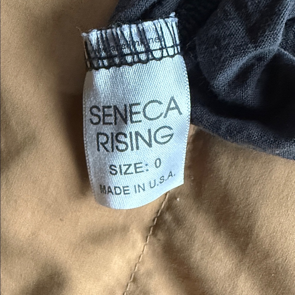 Seneca Rising grey Blouse - Picture 3 of 3